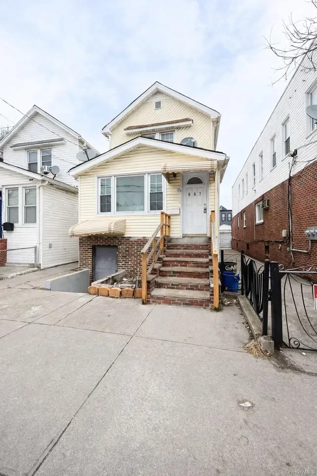 4BR Multi-Family for Sale in Brooklyn, NY