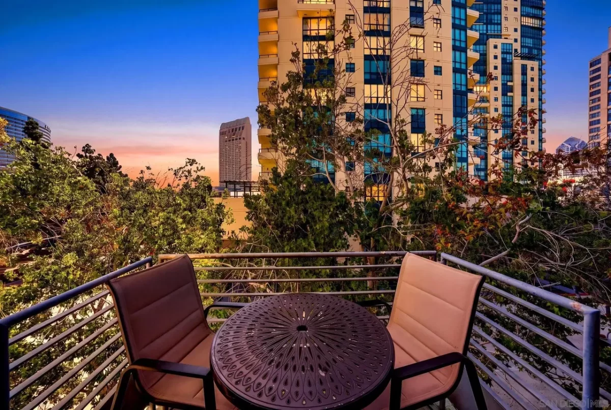 Condo for Sale in San Diego, CA