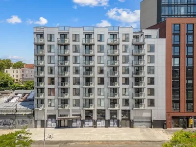1BR Condo for Sale in Woodside, NY
