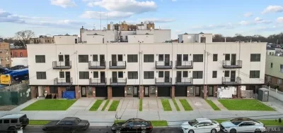 7BR Mobile Home for Sale in Brooklyn, NY