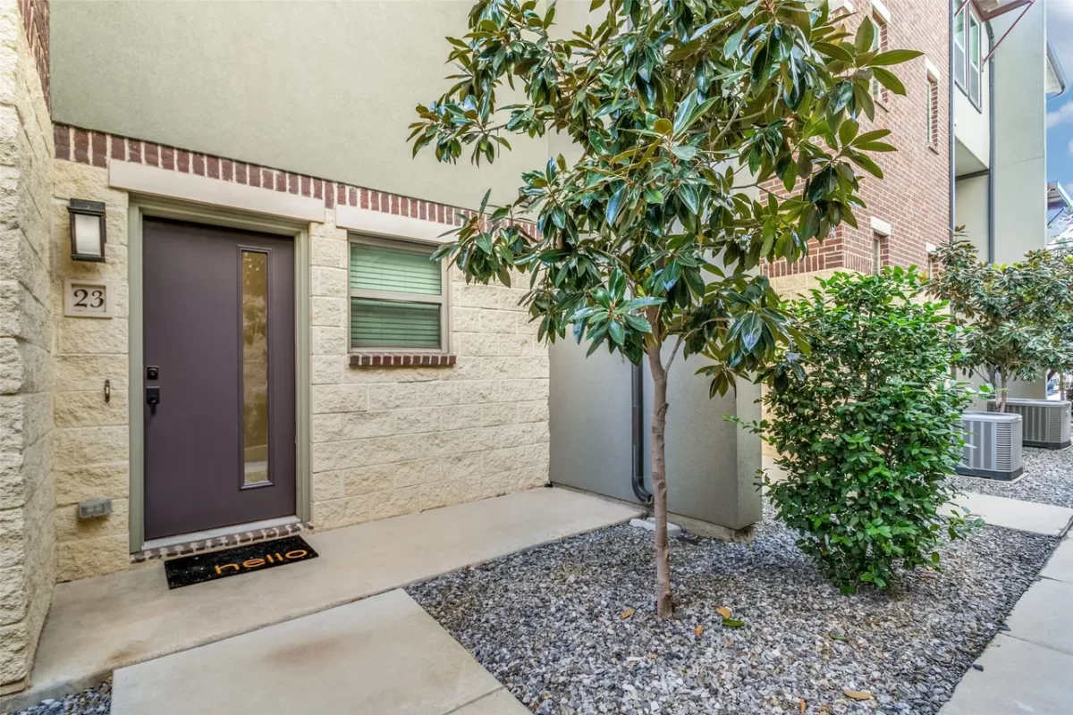 2BR Townhouse for Rent in Dallas, TX