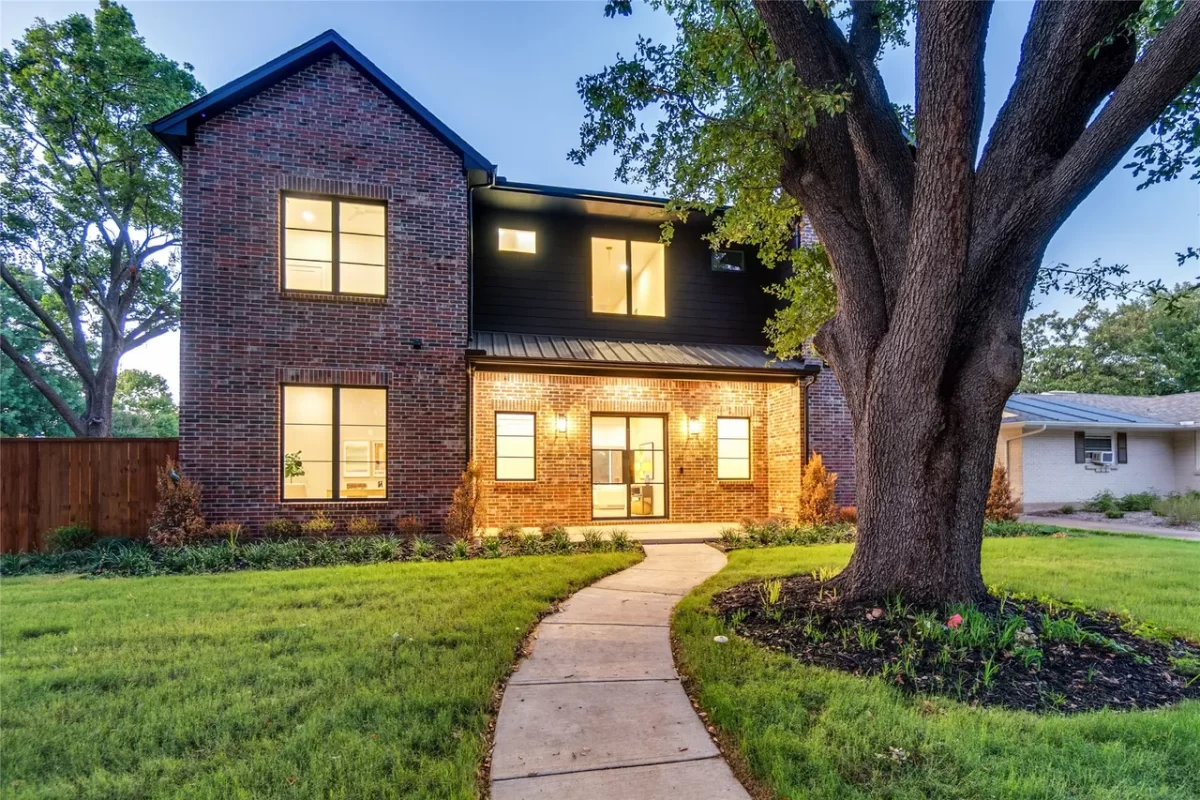 6BR House for Sale in Dallas, TX