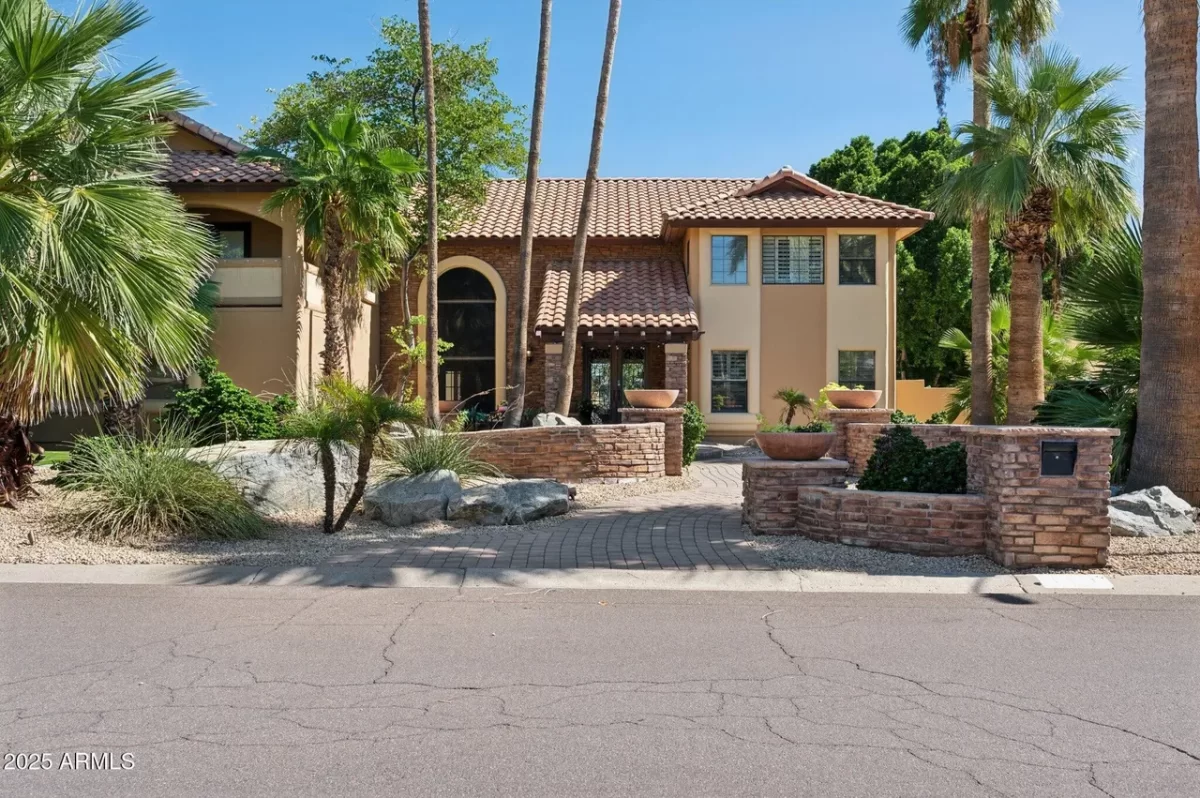 6BR House for Sale in Phoenix, AZ