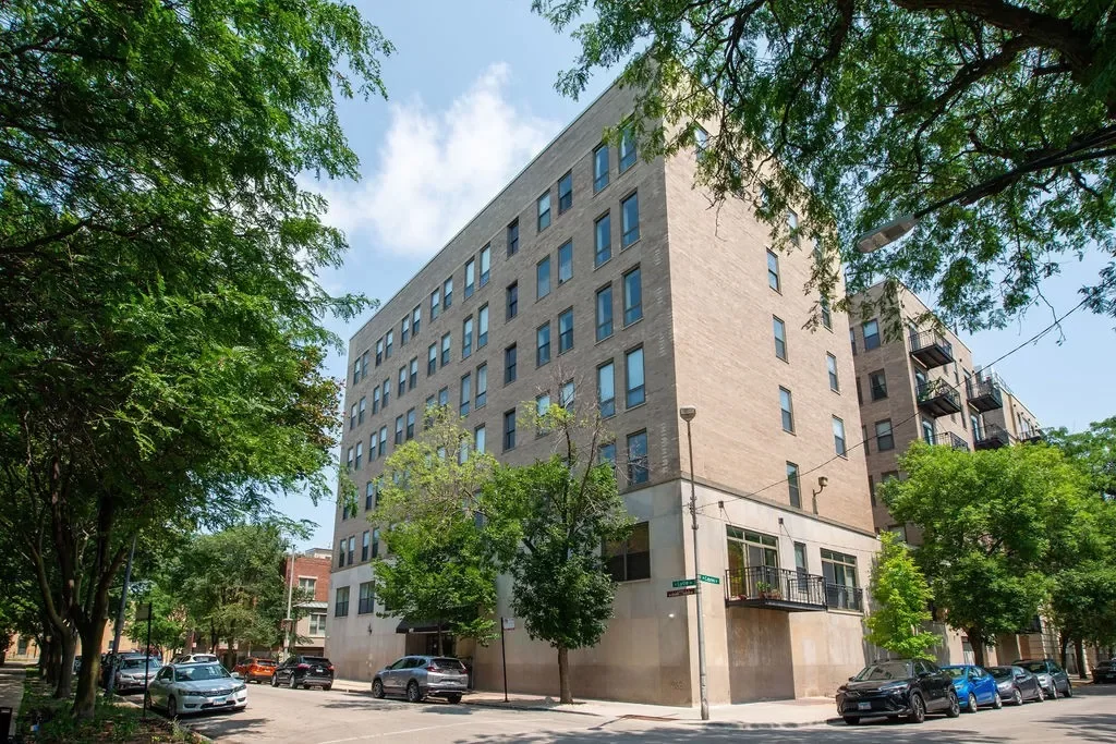 2BR Condo for Rent in Chicago, IL