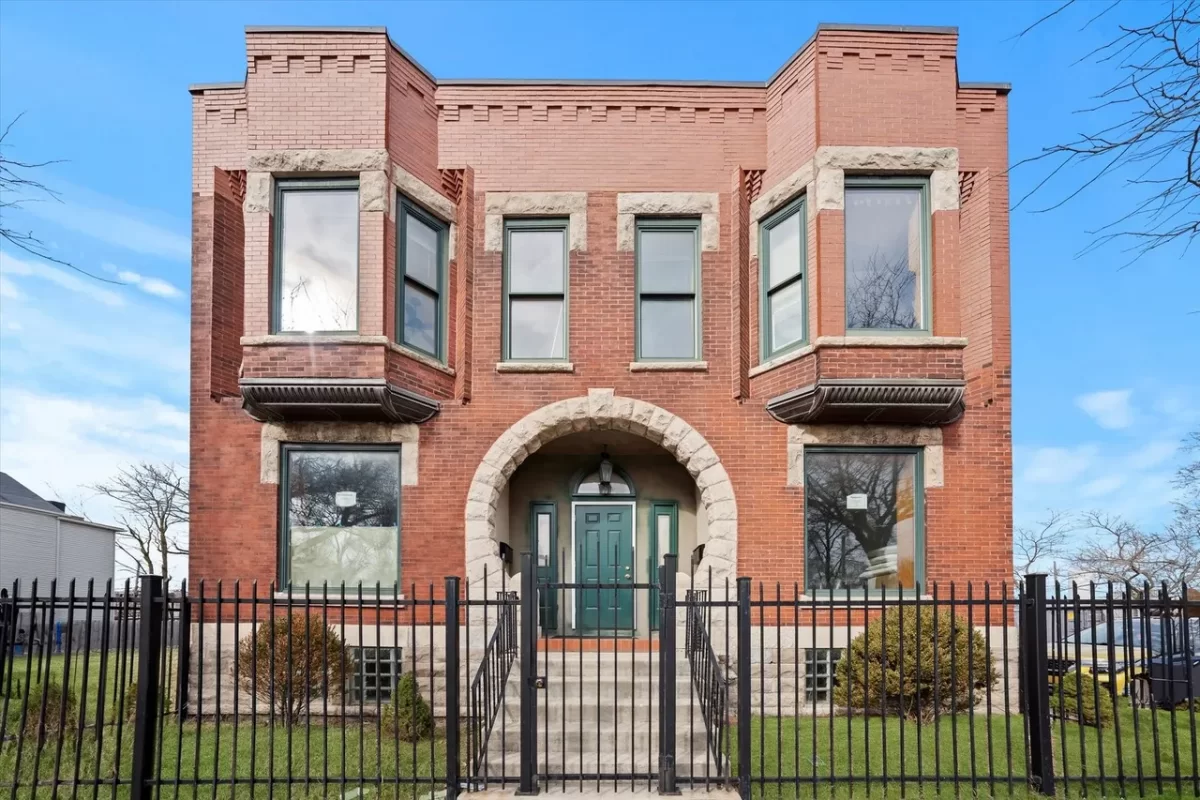 8BR Multi-Family for Sale in Chicago, IL