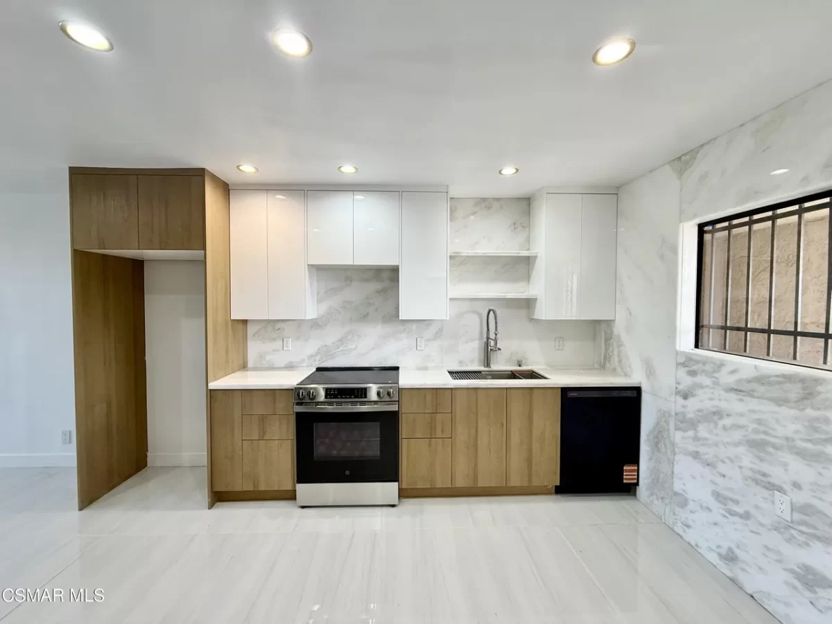 2BR Condo for Sale in Glendale, CA