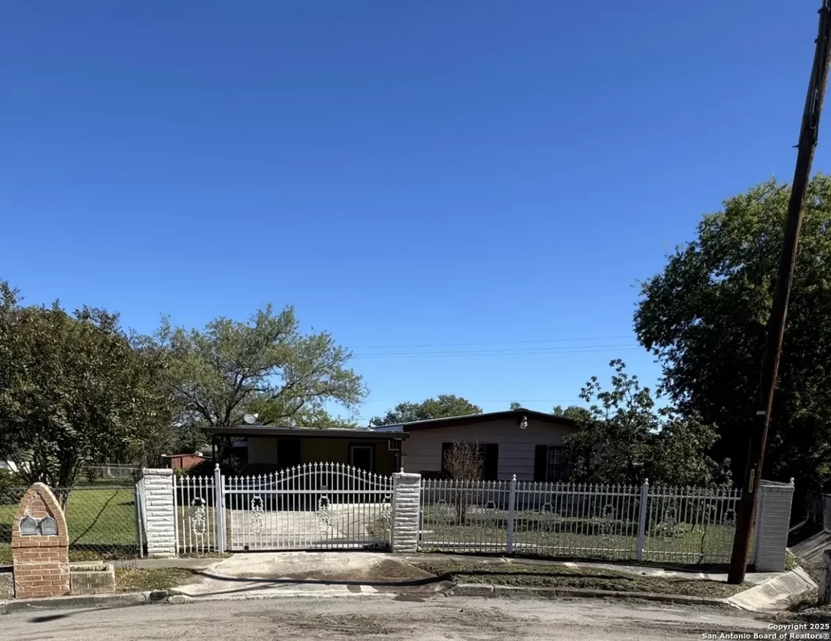 3BR House for Sale in San Antonio, TX