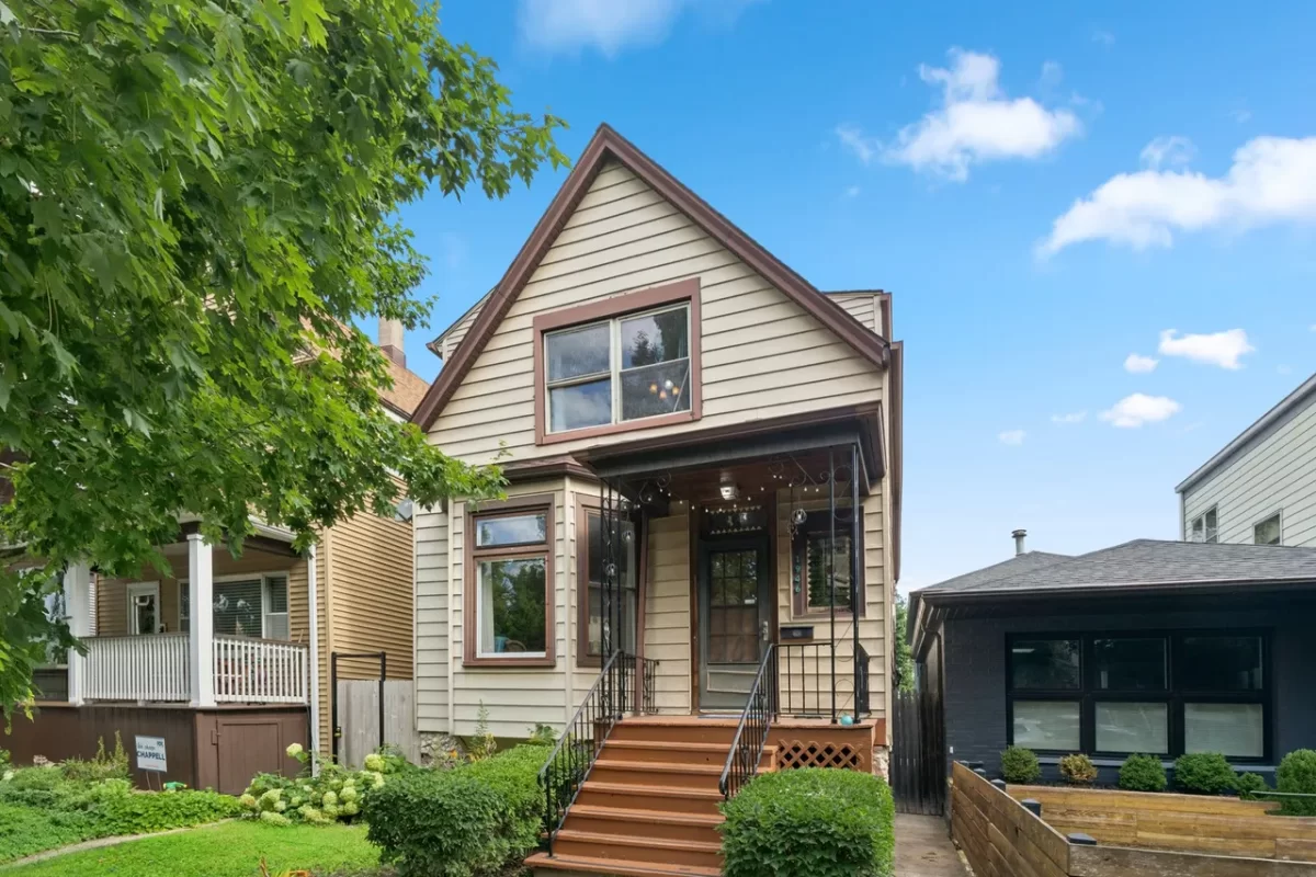 4BR House for Sale in Chicago, IL