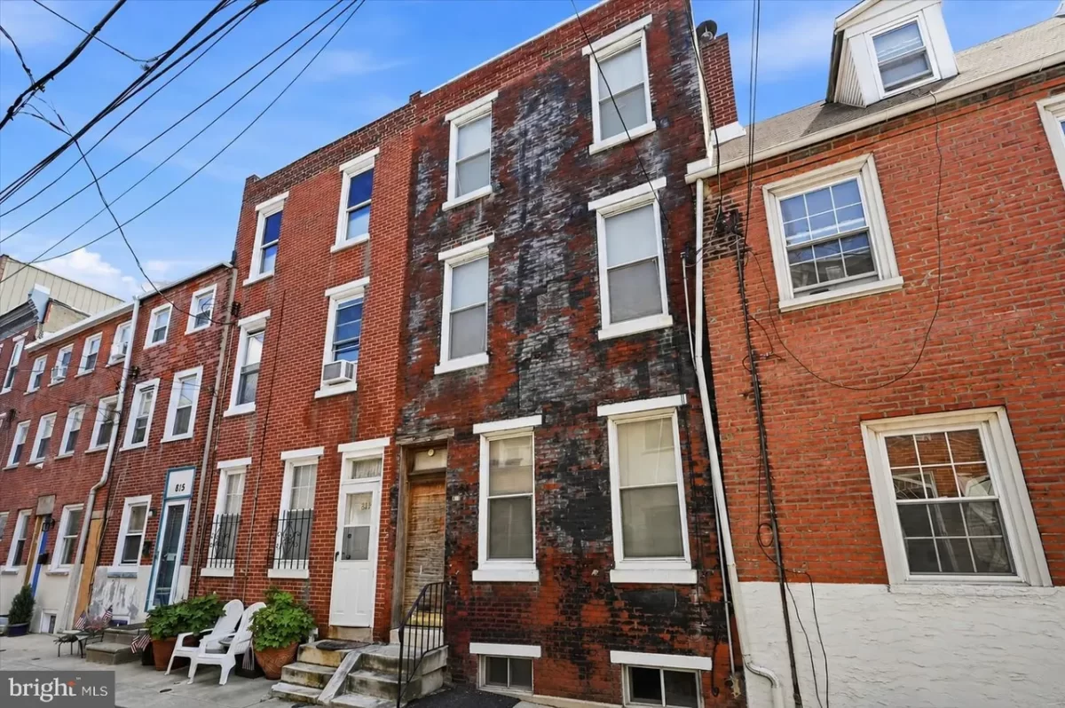 2BR Townhouse for Sale in Philadelphia, PA
