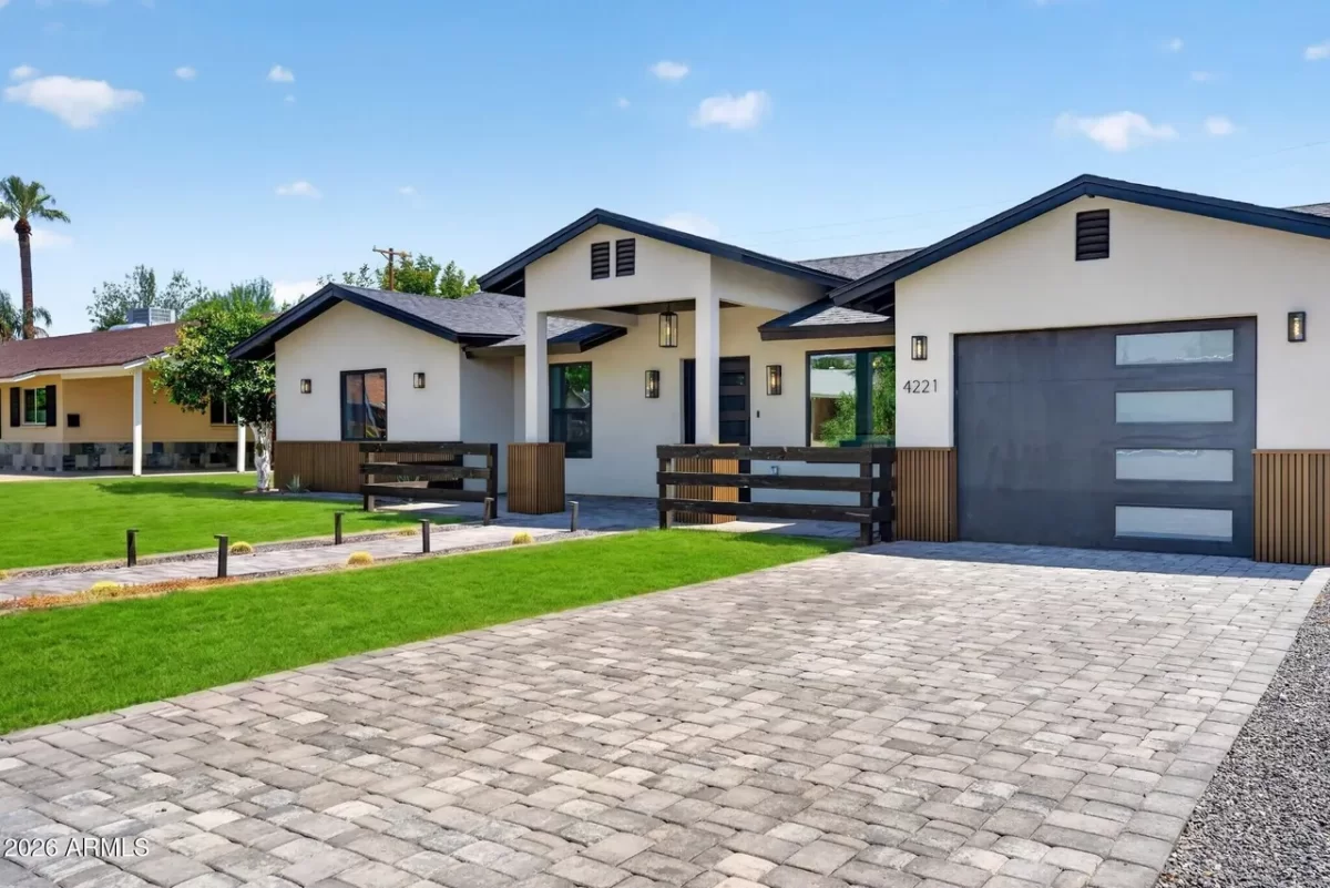 4BR House for Sale in Phoenix, AZ