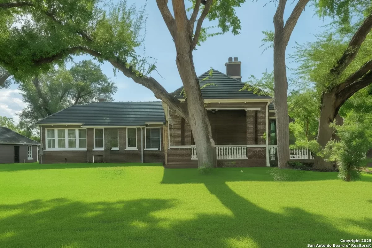 2BR House for Sale in San Antonio, TX