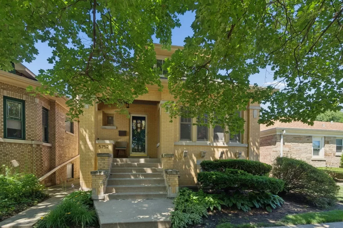 3BR House for Sale in Chicago, IL
