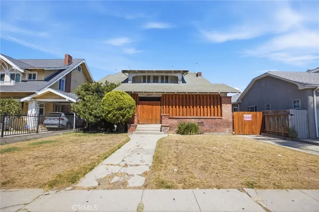 4BR House for Sale in Los Angeles, CA