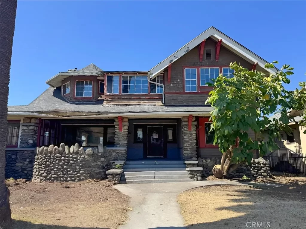 4BR House for Sale in Los Angeles, CA