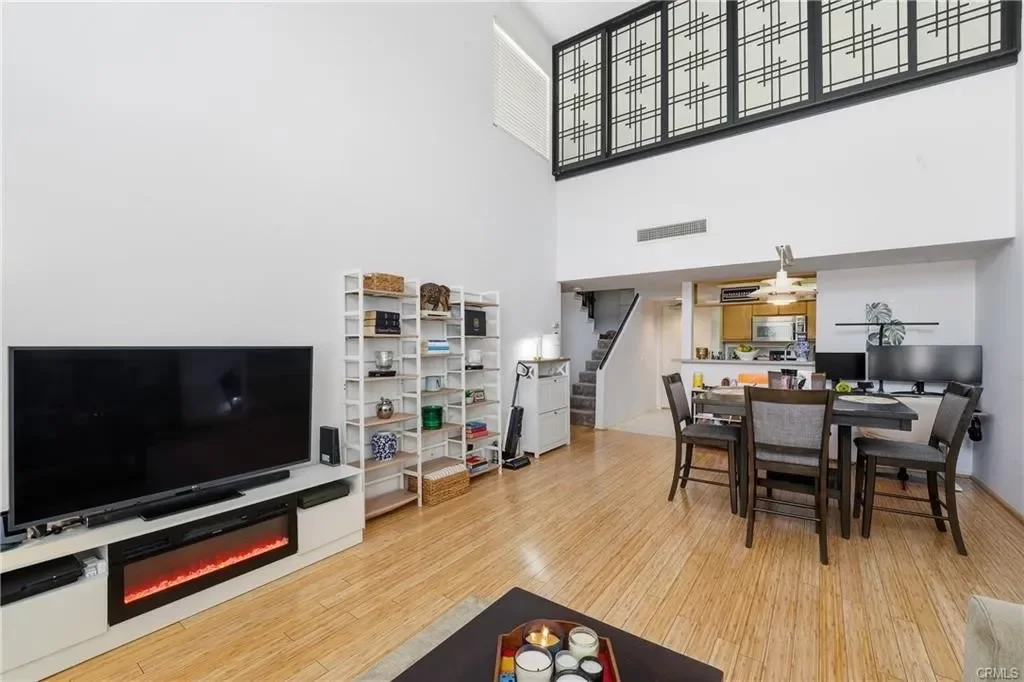 2BR Condo for Sale in Los Angeles, CA