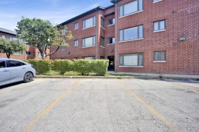 2BR Condo for Sale in Chicago, IL