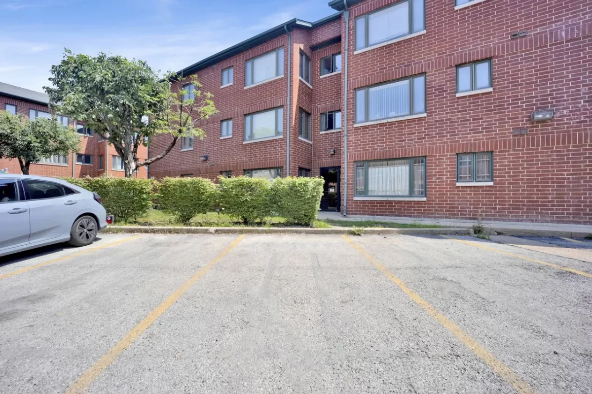 2BR Condo for Sale in Chicago, IL