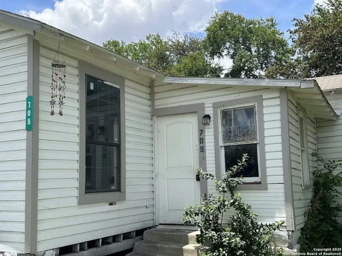 2BR House for Sale in San Antonio, TX