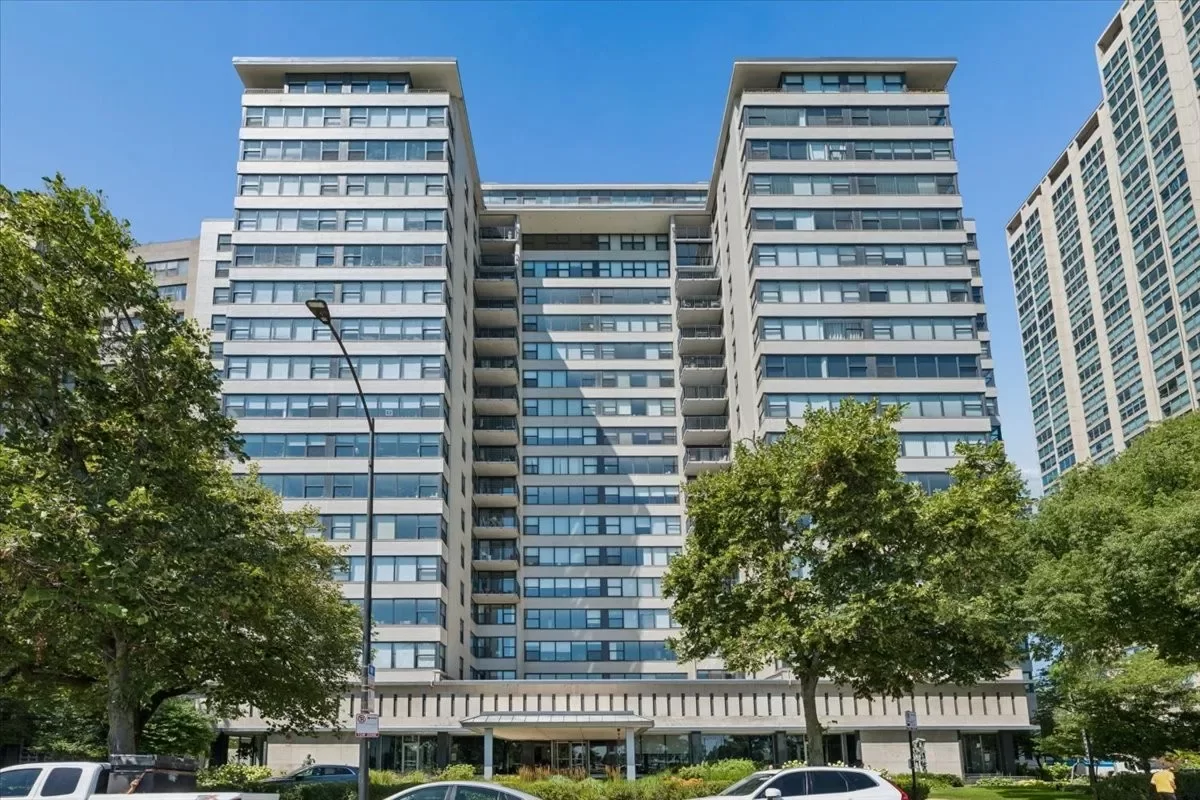 2BR Condo for Sale in Chicago, IL