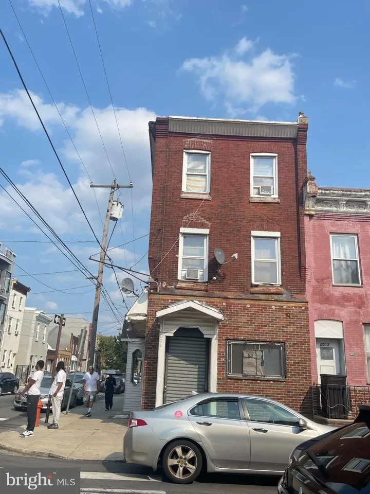4BR Townhouse for Sale in Philadelphia, PA