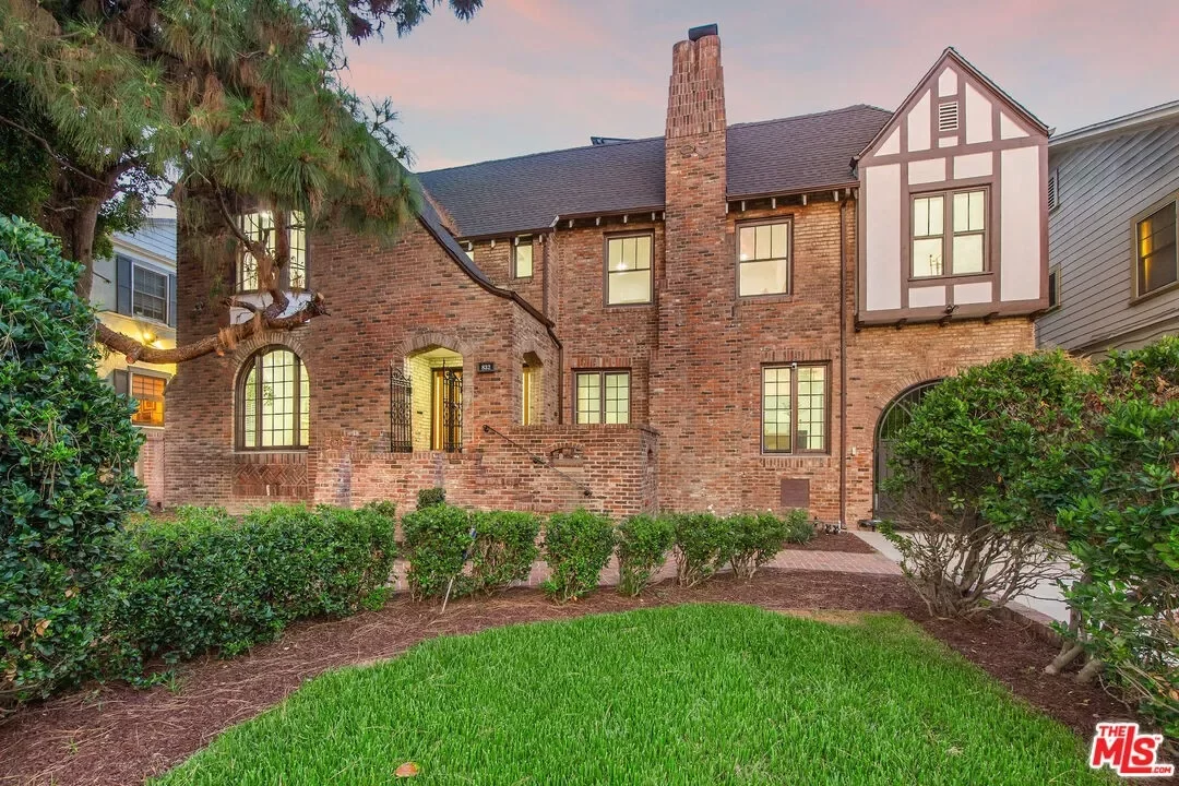5BR House for Sale in Los Angeles, CA
