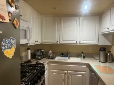 2BR Condo for Sale in Glendale, CA