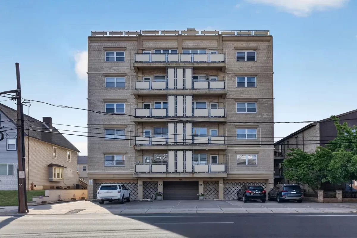 2BR Condo for Sale in Bayonne, NJ