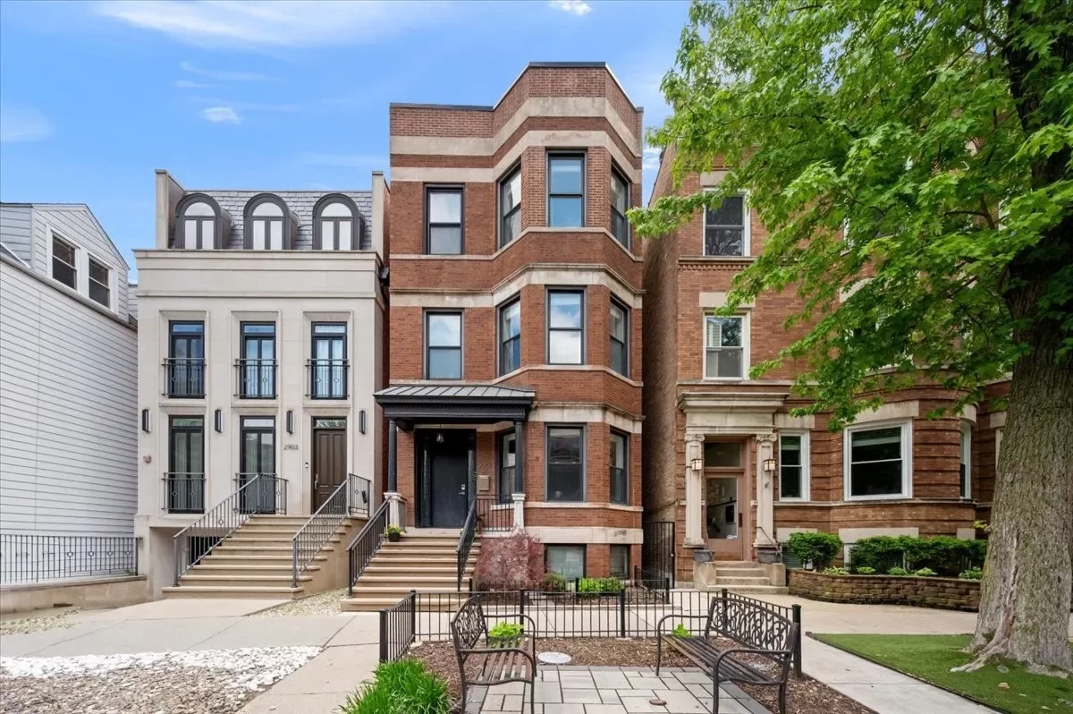6BR House for Sale in Chicago, IL