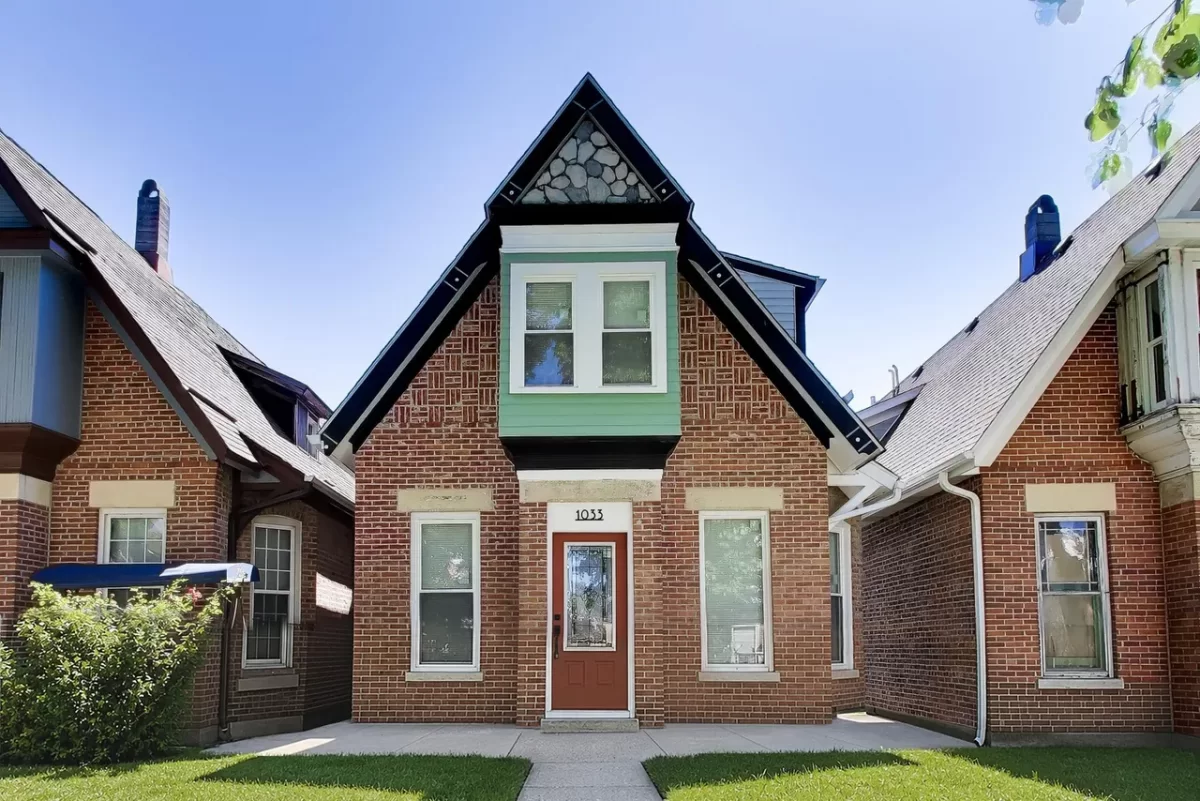 2BR House for Sale in Chicago, IL