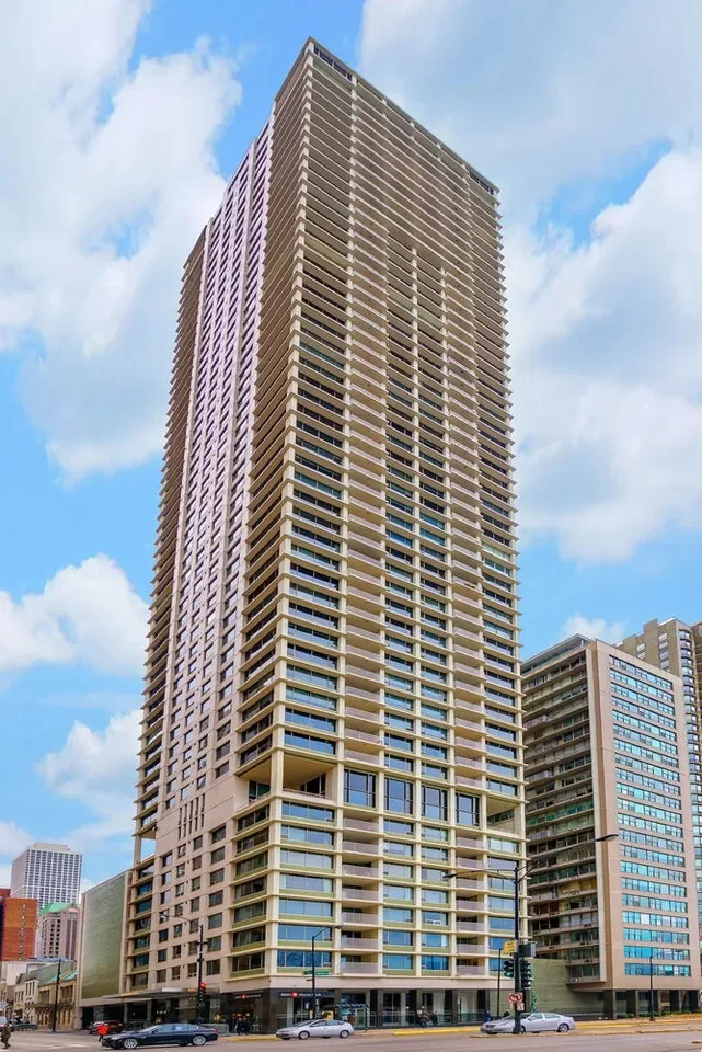 5BR Condo for Sale in Chicago, IL