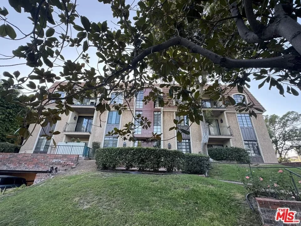 3BR Condo for Sale in Los Angeles, CA