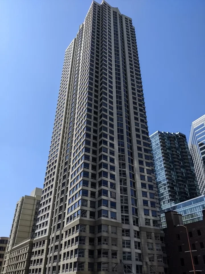 Condo for Rent in Chicago, IL