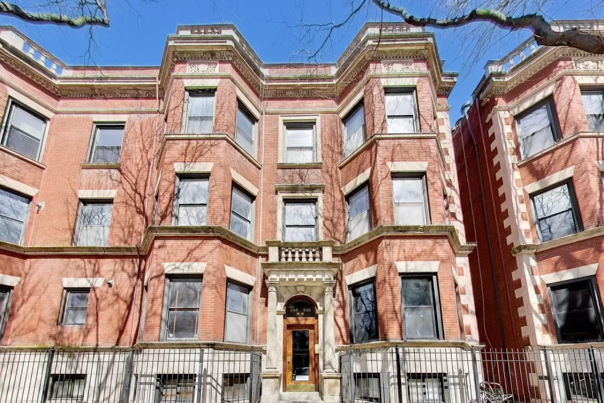 3BR Condo for Sale in Chicago, IL