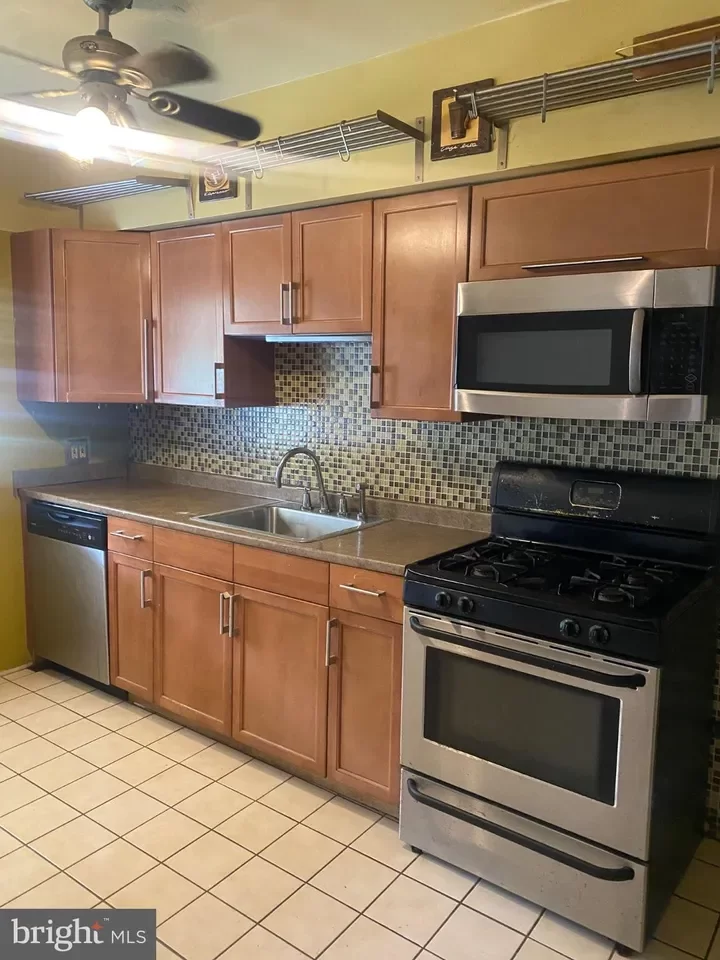 3BR Townhouse for Sale in Philadelphia, PA