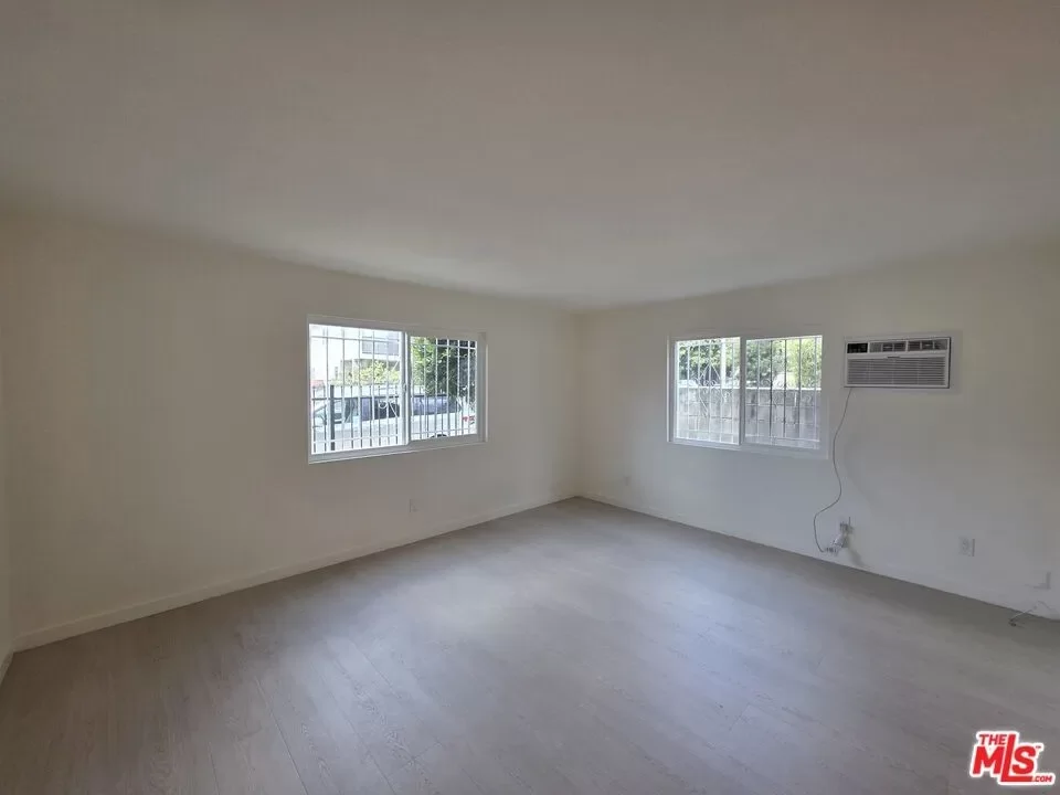 2BR Apartment for Rent in Los Angeles, CA