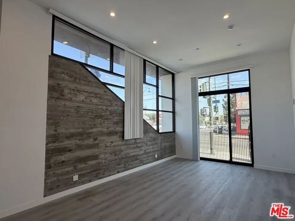 Condo for Rent in Los Angeles, CA