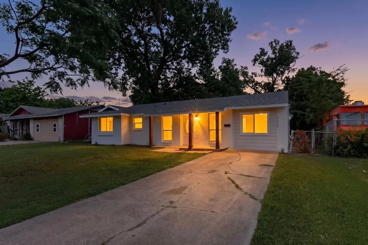 4BR House for Sale in Dallas, TX
