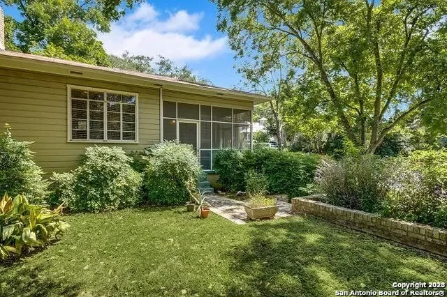 2BR House for Rent in Alamo Heights, TX