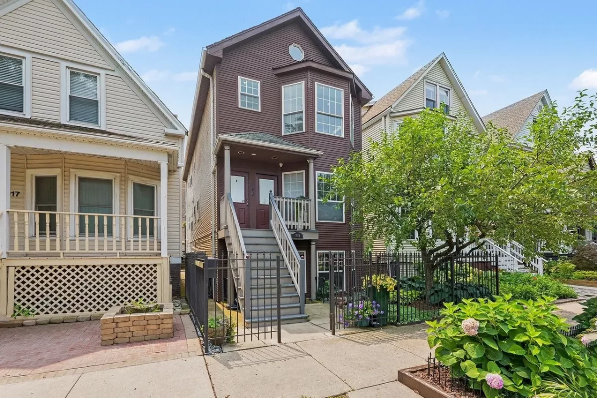 2BR Condo for Sale in Chicago, IL