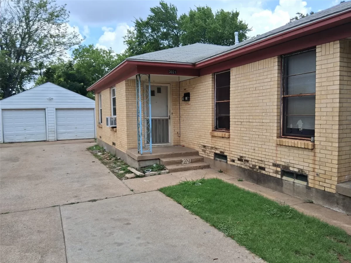2BR Duplex for Rent in Dallas, TX