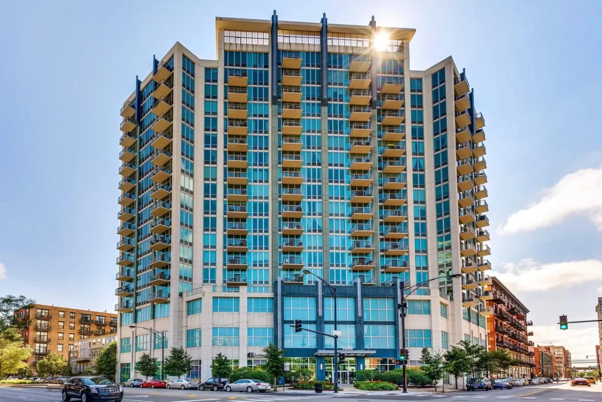 2BR Condo for Sale in Chicago, IL