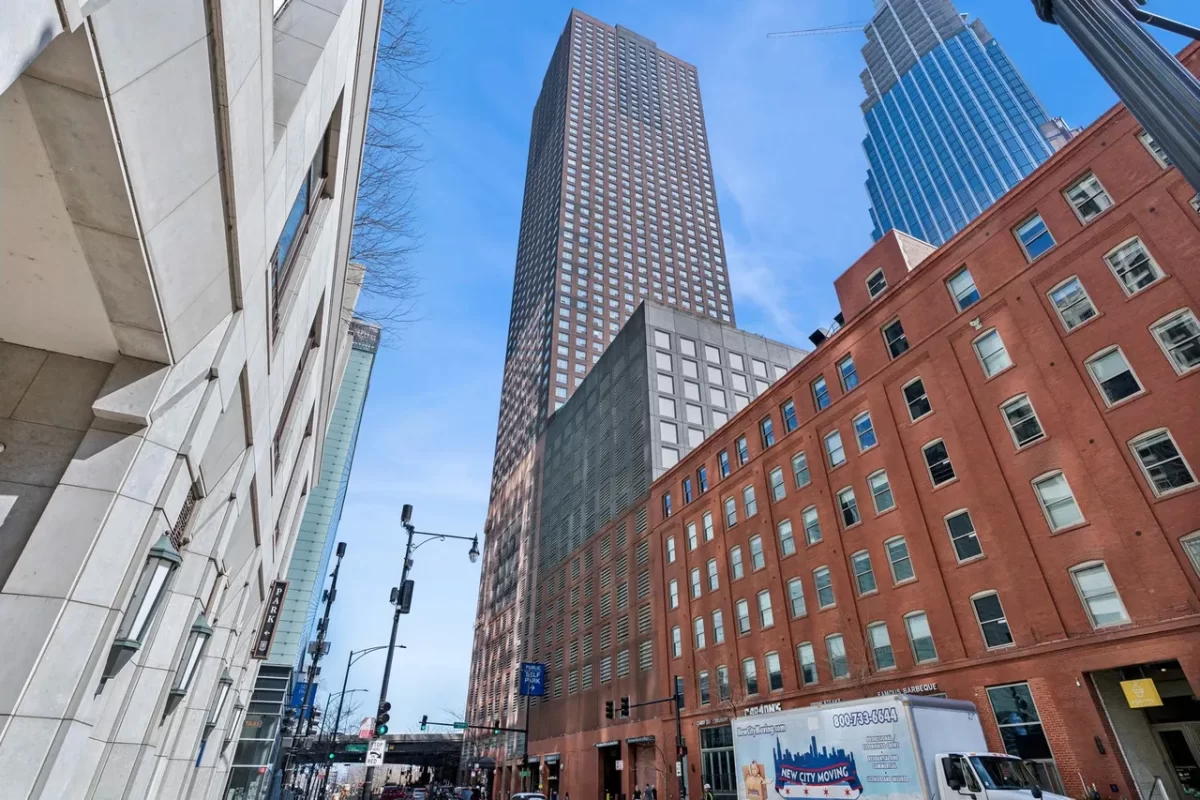 Condo for Sale in Chicago, IL