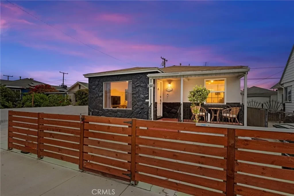 2BR House for Sale in Los Angeles, CA