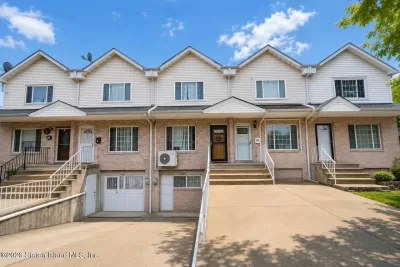 3BR House for Sale in Staten Island, NY