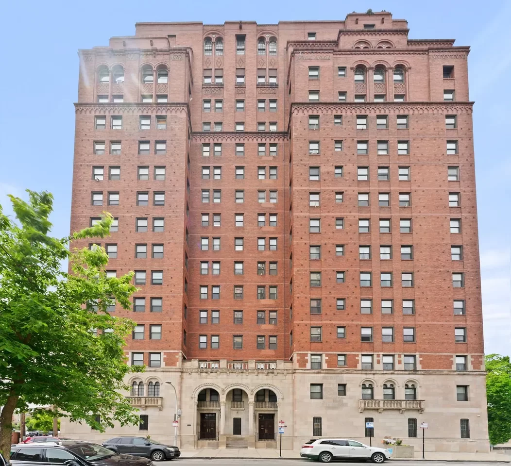 3BR Condo for Sale in Chicago, IL