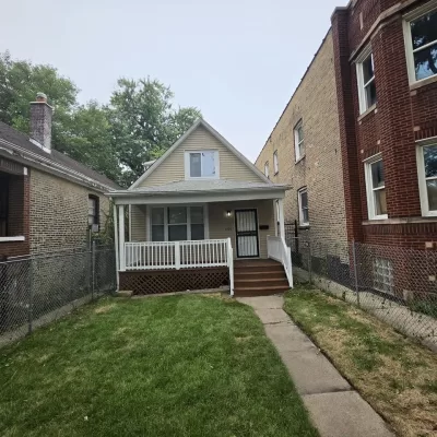 4BR House for Sale in Chicago, IL