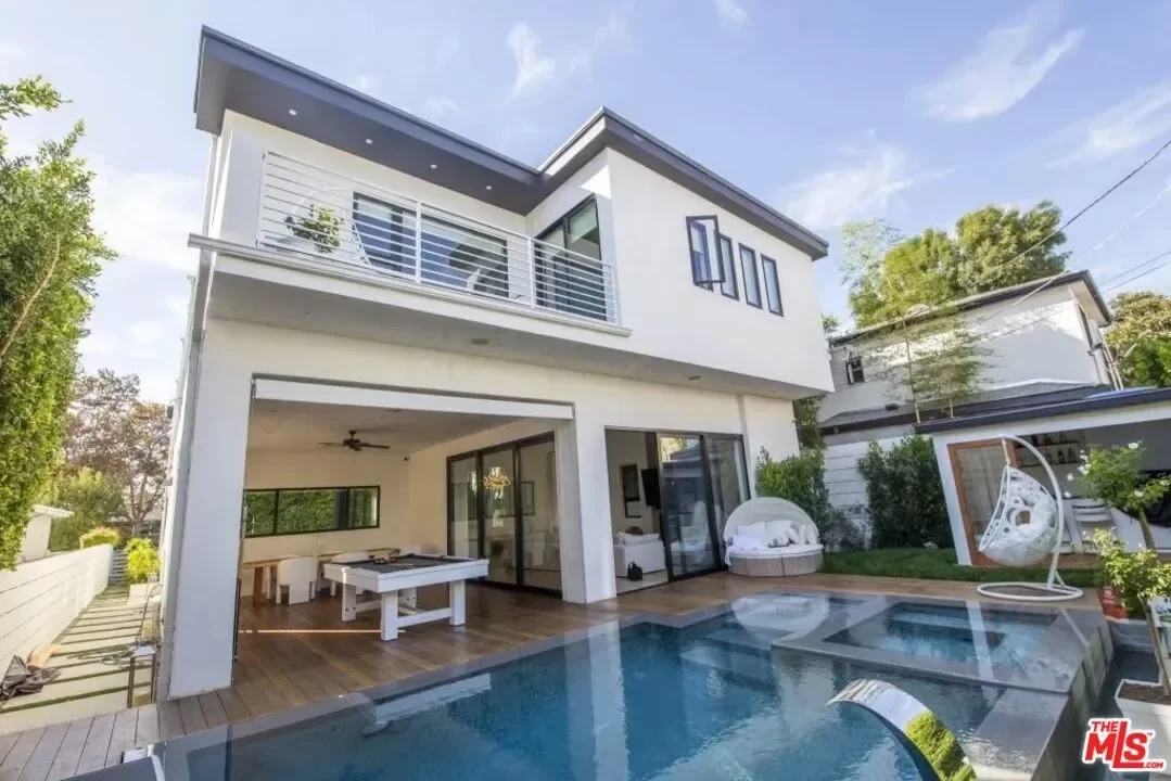 5BR House for Sale in Los Angeles, CA