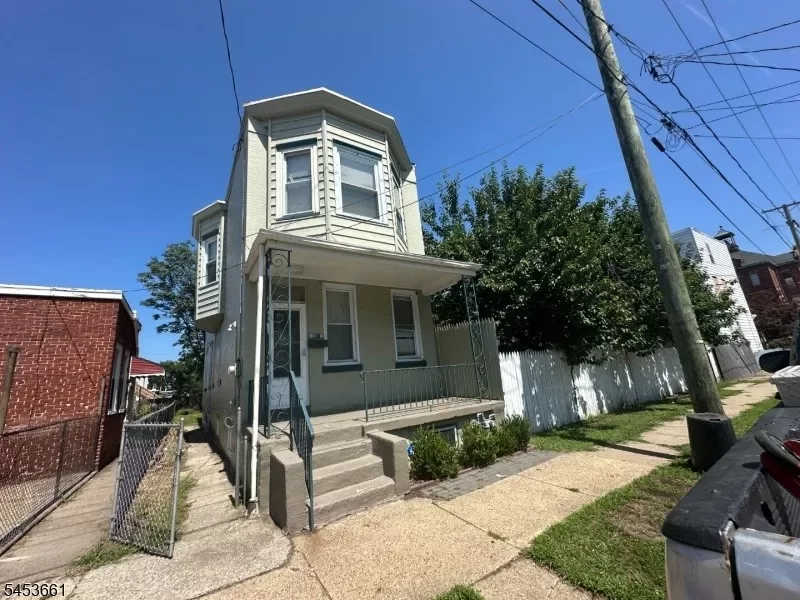 3BR House for Sale in Gloucester City, NJ