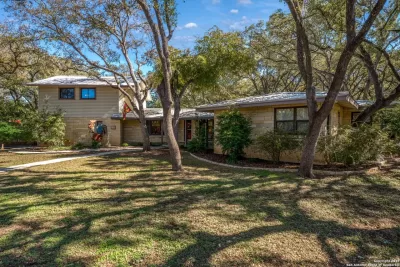 3BR House for Sale in Castle Hills, TX