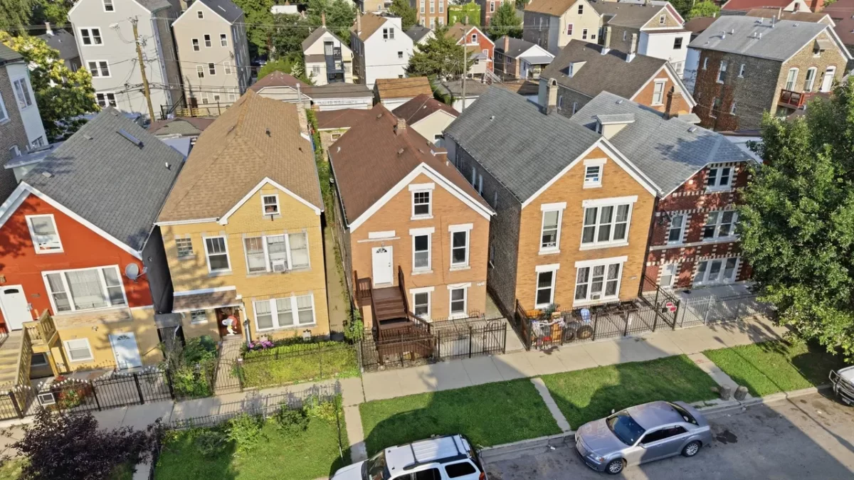 4BR House for Sale in Chicago, IL